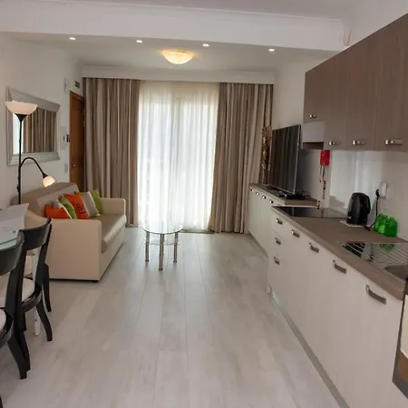 B & S Sea View * Marsaskala